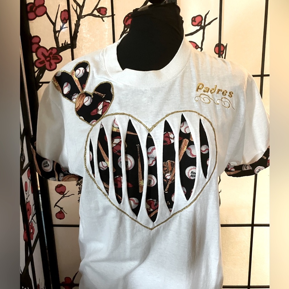 ⚾️ Unique Padres baseball top